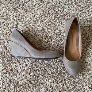 Chinese Laundry | suede wedges